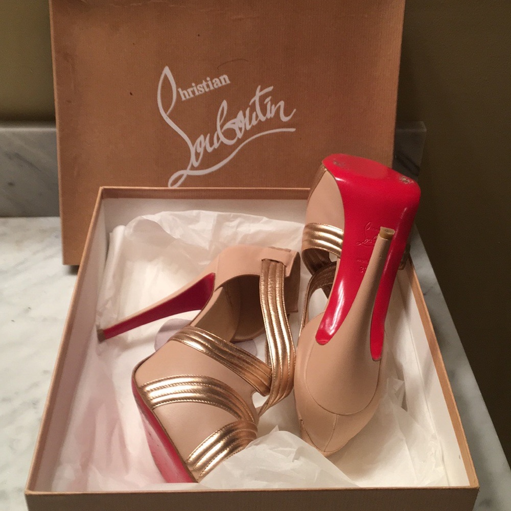Authentic Christian Louboutin shoe size 8/8.5
